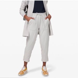 NWT Beyond the Studio Lined Crop